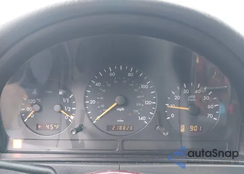 2001 Mercedes-Benz Ml 320 z USA, uszkodzony, nr VIN 4JGAB54EX1A264092